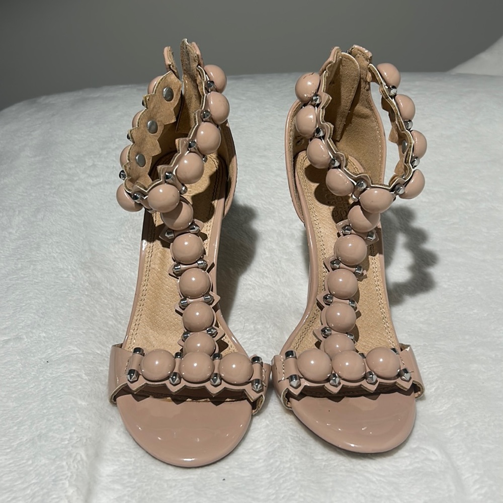 Nudish pink heels